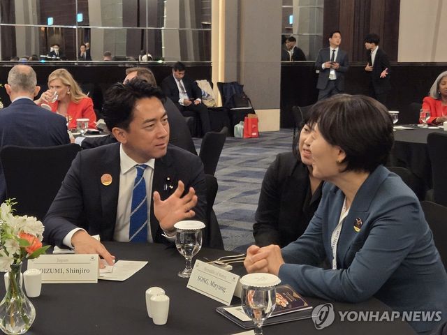 대화하는 송미령 장관-일본 농림수산상