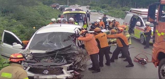 사고가 난 SUV 차량