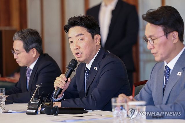 고위당정협의회서 발언하는 강훈식 비서실장