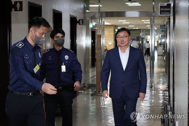 수감 중 법사위 청문회 출석한 이화영