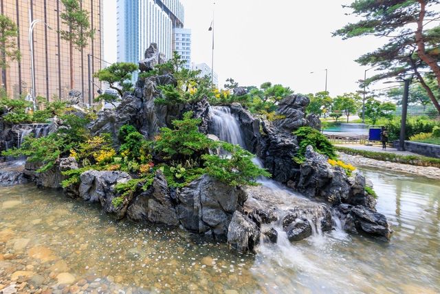 마포구가 조성한 댕댕이 폭포