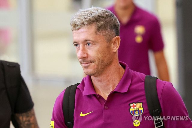 한국 찾은 바르셀로나 로베르트 레반도프스키