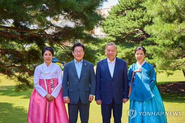 이재명 대통령 부부, 또 럼 베트남 당 서기장 부부와 친교 행사