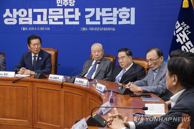 정청래 대표와 만나 발언하는 이해찬 전 국무총리