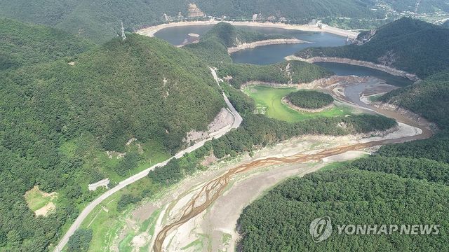 바닥 드러낸 강릉 오봉저수지…저수율 28.9%