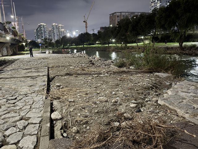 광주천 유실된 자전거 도로