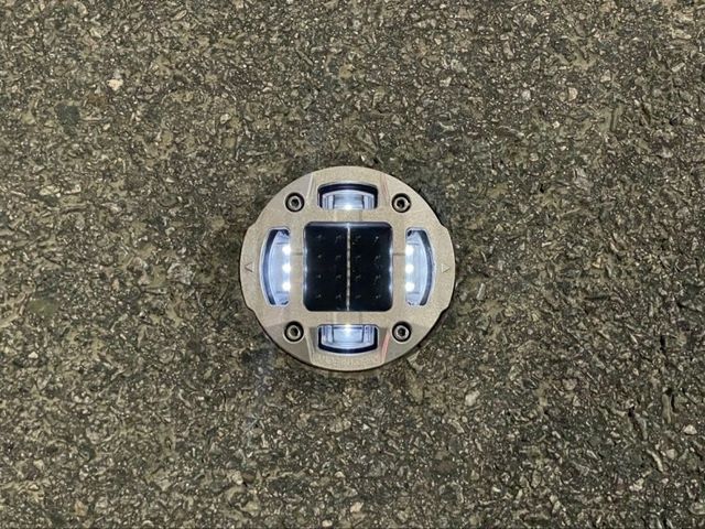 태양광 LED 표지병