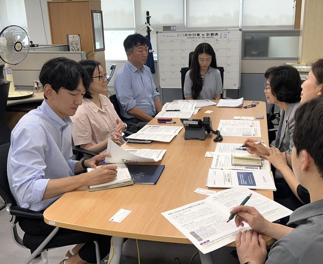 행안부 찾은 창원시 관계자들