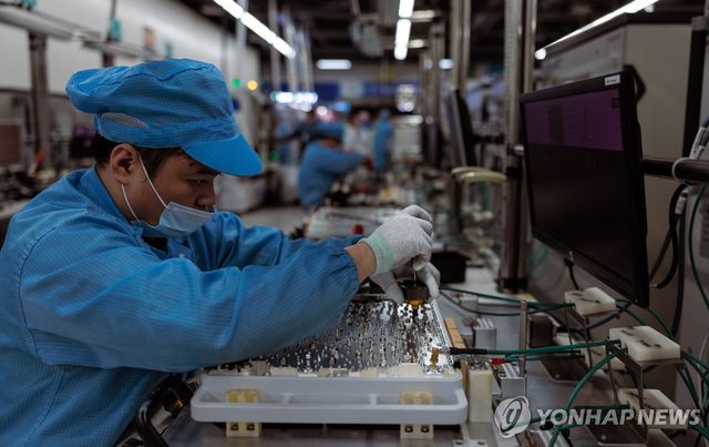 중국 장쑤성 우시의 한 제조업 공장 현장 