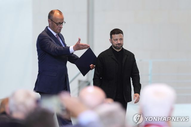 5월 만난 메르츠 총리와 젤렌스키 대통령