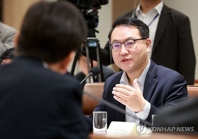발언하는 기재부 예산실장