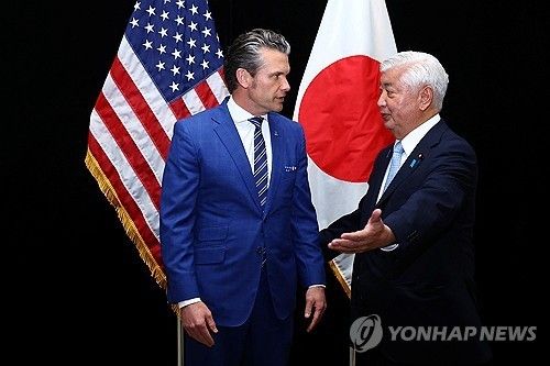 피트 헤그세스 미국 국방부 장관과 나카타니 겐 일본 방위상