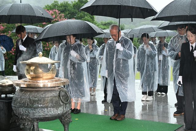 서울시 초청으로 한국을 찾아 13일 현충원 참배하는 독립유공자 해외 거주 후손들