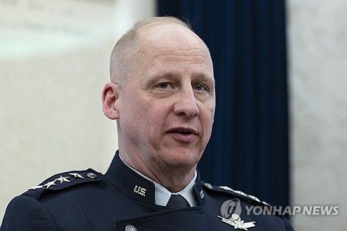 마이클 구틀라인 미국 우주군 대장