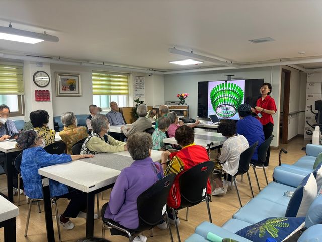 어르신 대상 환경교육 하는 '환경리더 양성과정' 수료생