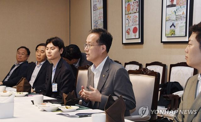 이형일 차관, 한국형 탄소크레딧 오찬 간담회 주재