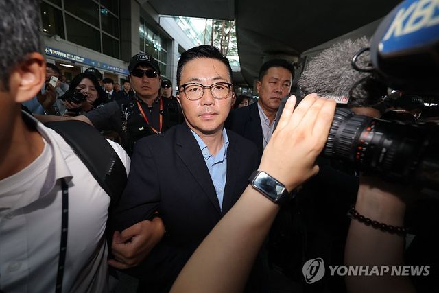 입국 직후 김건희특검에 체포된 '집사' 김예성씨