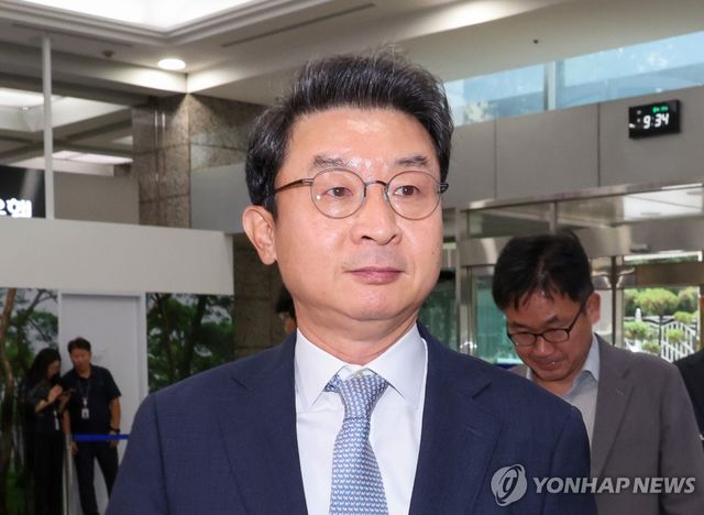 이억원 금융위원장 후보자 첫 출근