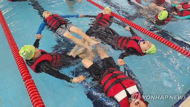 생존수영으로 아동 수상안전 지킨다