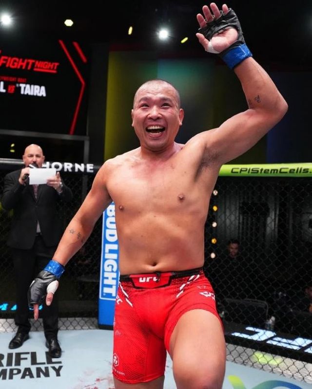 판정승 후 기뻐하는 박준용