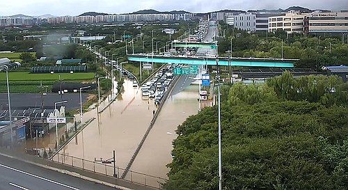 침수된 김포시 고촌읍 도로