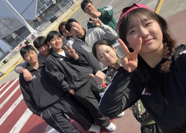 김채은(맨오른쪽) 학생