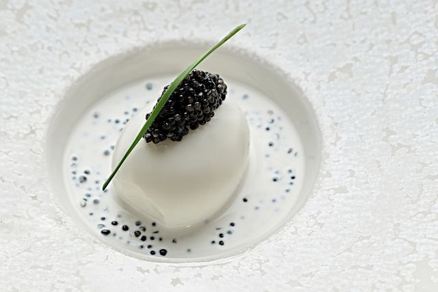 시그니엘 서울, 특선코스 '에센스 오브 캐비아'