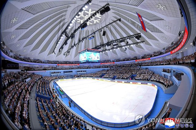 북한, 조국해방 80주년 맞아 새 빙상관 개관