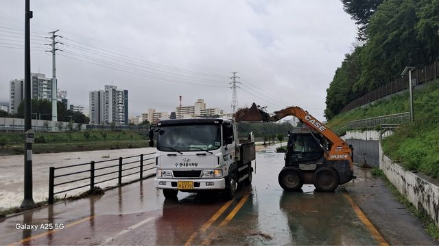 도봉구, 중랑천·도봉천 산책로 주요 구간 청소