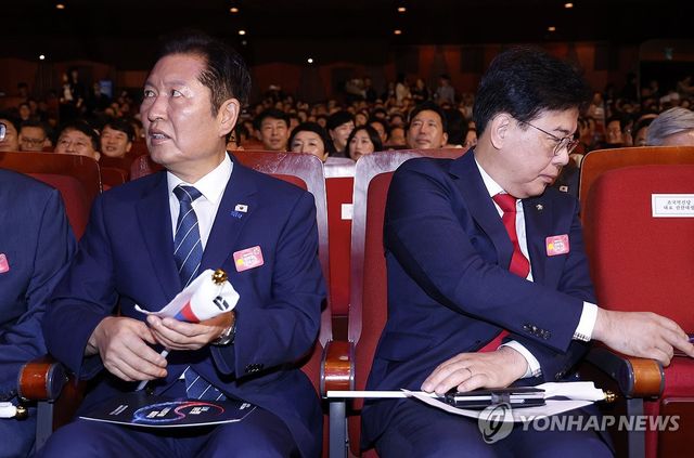 광복절 경축식 참석한 정청래 대표와 송언석 비대위원장