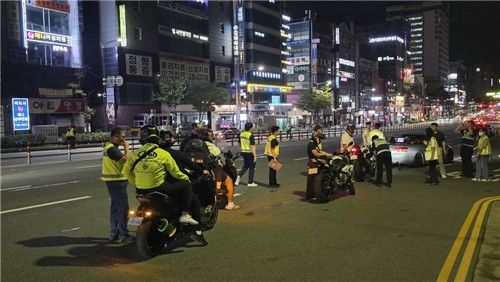 광복절 맞아 천안·아산에서 진행된 폭주족 단속