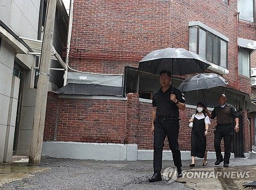 2023년 9월 서울시가 스토킹 피해자 민간 경호 서비스를 시연하는 모습. 기사 내용과 직접적인 관계 없음 [연합뉴스 자료사진]