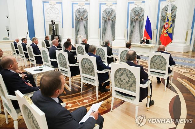 미·러 정상회담 뒤 정부회의 소집한 푸틴 대통령