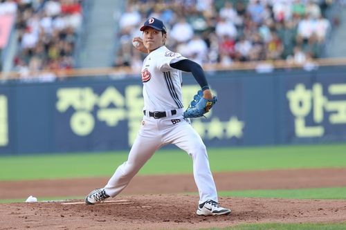 역투하는 두산 윤태호