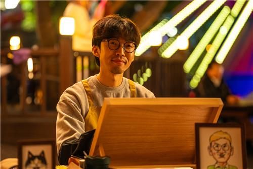 웹툰 '좀비딸'의 이윤창 작가