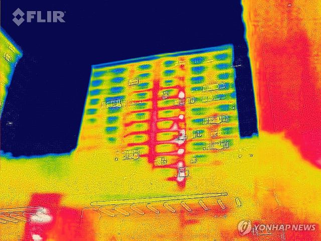 에어컨 없이는 견디기 힘든 더위