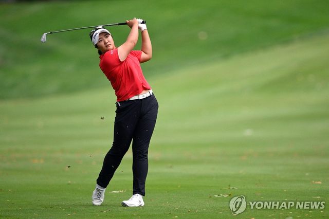 유해란 2라운드 경기 모습