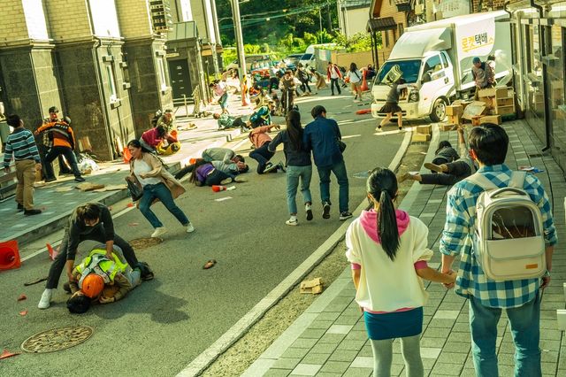 영화 '좀비딸' 속 한 장면 