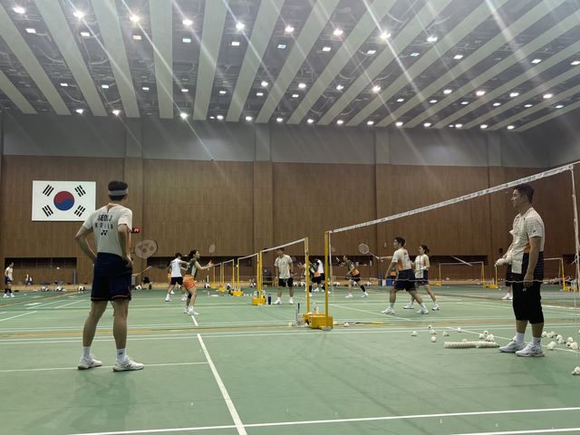 훈련 중인 남자 복식 챔피언 서승재