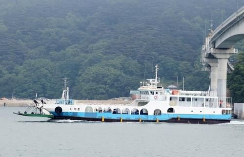 덕적면 진리∼울도 항로 운항하는 '나래호' 