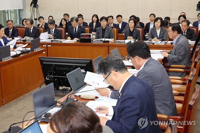 국회 보건복지위원회 전체회의