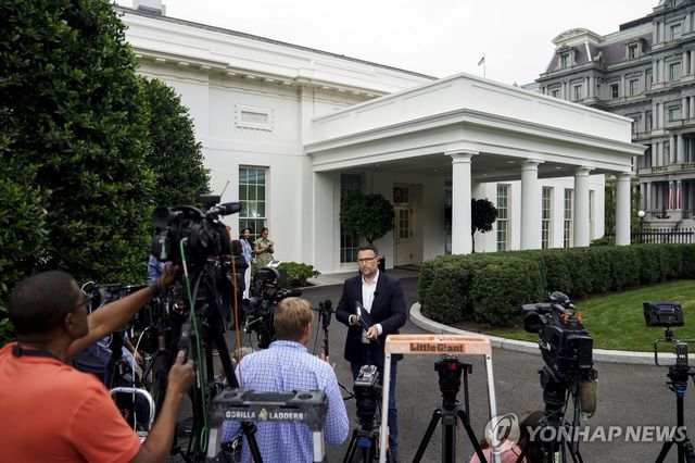 트럼프-젤렌스키·유럽 정상들 만나는 백악관 앞 모습