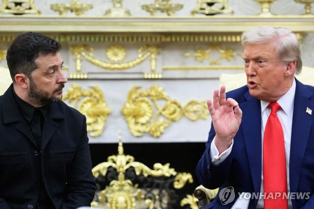 18일(현지시간) 백악관에서 회담하는 젤렌스키·트럼프 대통령