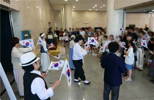 군산근대역사박물관 연극 공연