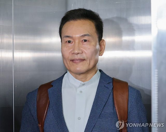 특검 출석하는 '멋쟁해병' 송호종