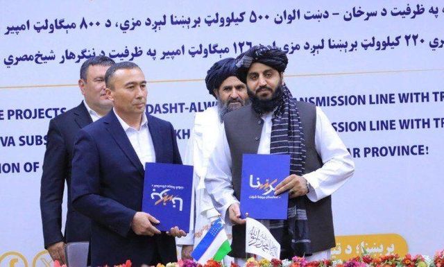 카불서 송전시설 관련 계약 맺은 우즈베크와 아프간 관계자들