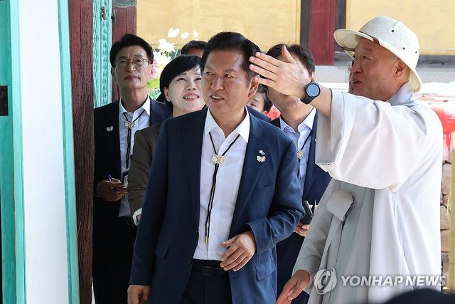 정청래 대표, 불국사 방문