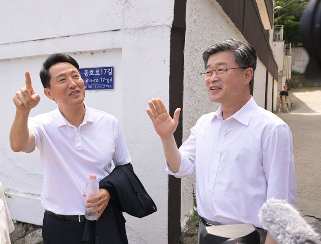 지난 7월24일 신당9구역 현장을 방문한 오세훈 서울시장과 김길성 중구청장