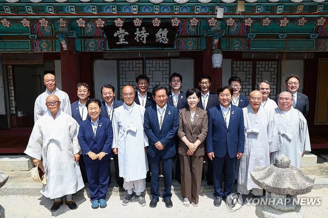 불국사 찾은 민주당 지도부