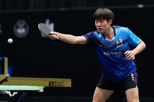 오준성의 WTT 유럽 스매시 경기 장면